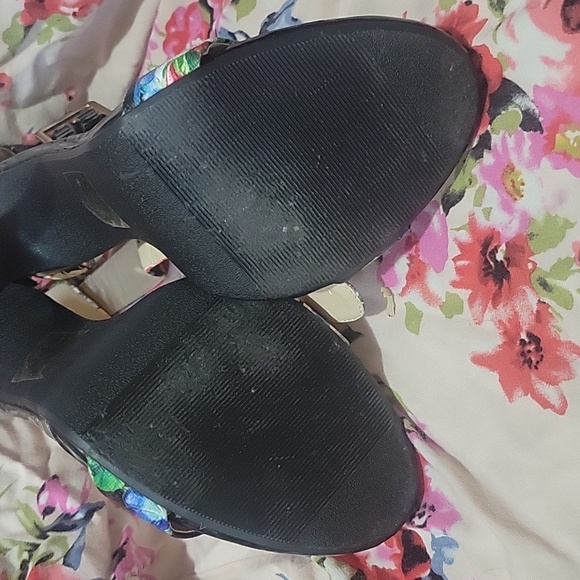 Delicious Flower Heels - Picture 5 of 5